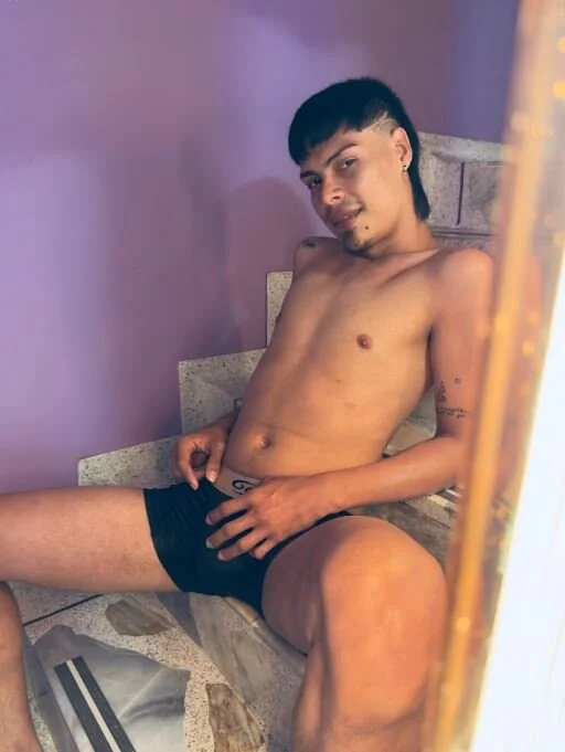 XXX Porn Photo of Nude Julian_Blaze7 4