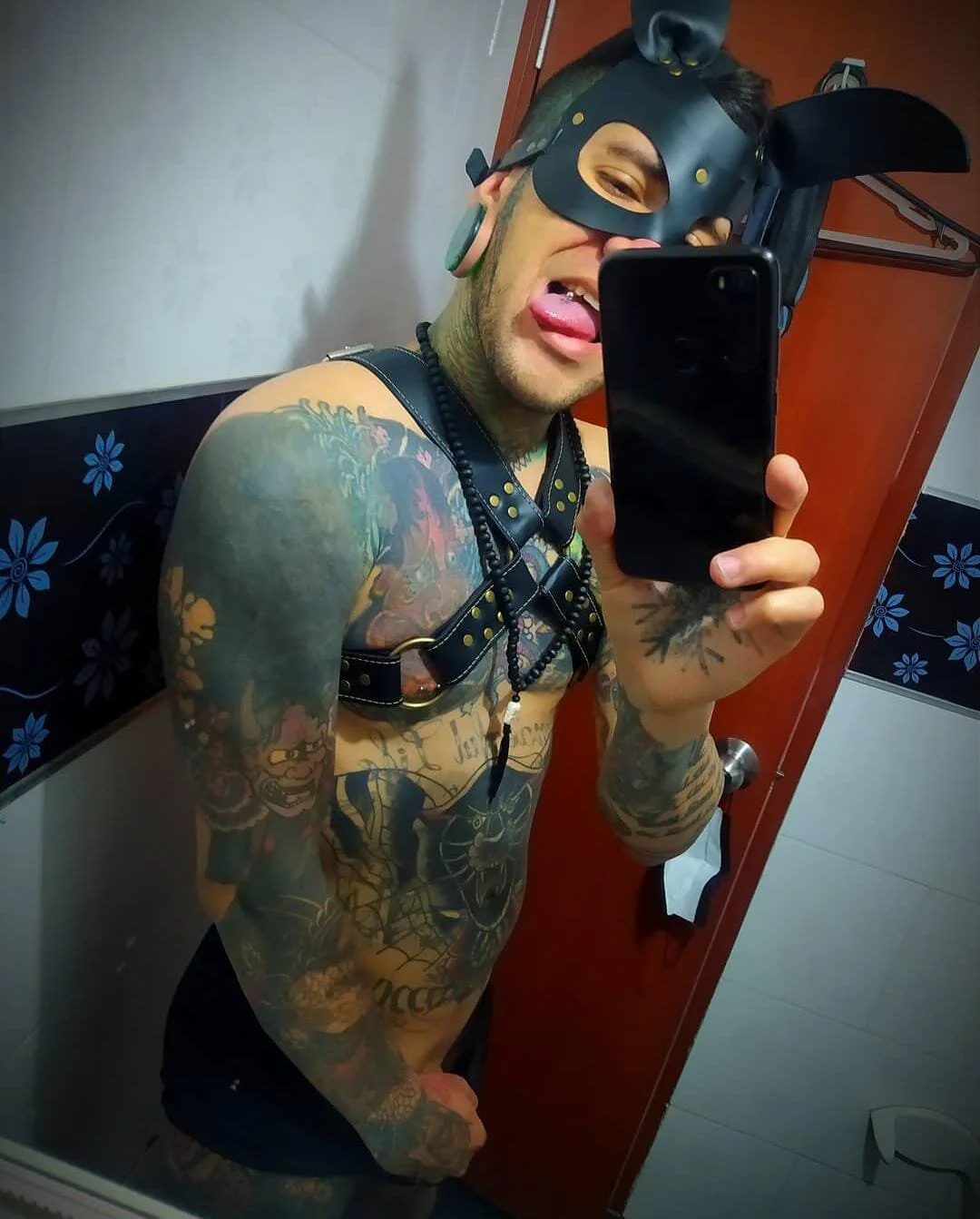 XXX Porn Photo of Nude jhonny__ackerman 4