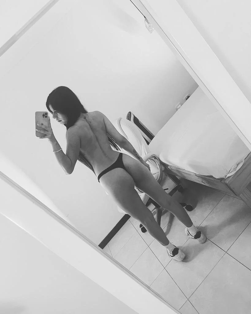 XXX Porn Photo of Nude valerihouse 2