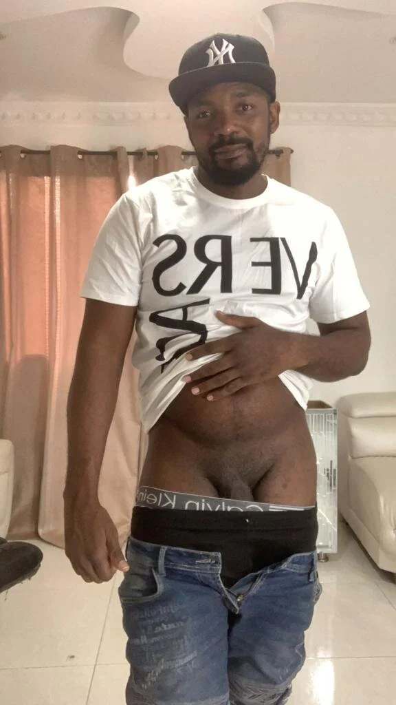 XXX Porn Photo of Nude HARLEXBIGCOCK 3