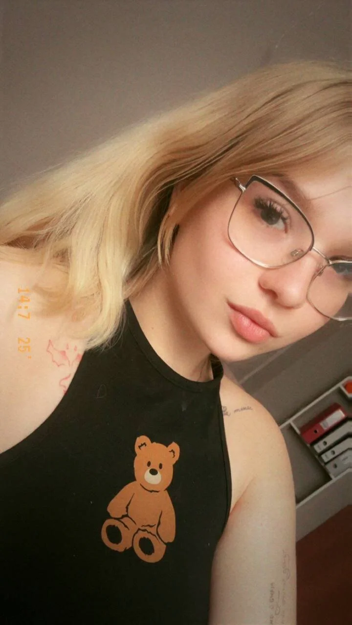 XXX Porn Photo of Nude LesleyMil 1