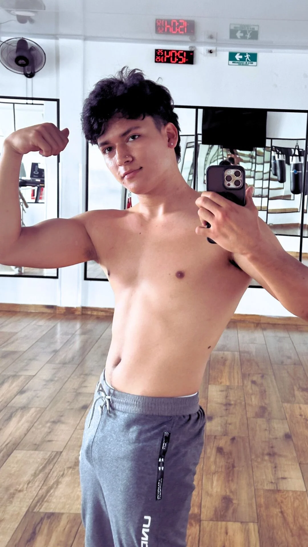 XXX Porn Photo of Nude Liam_Chameliam 70