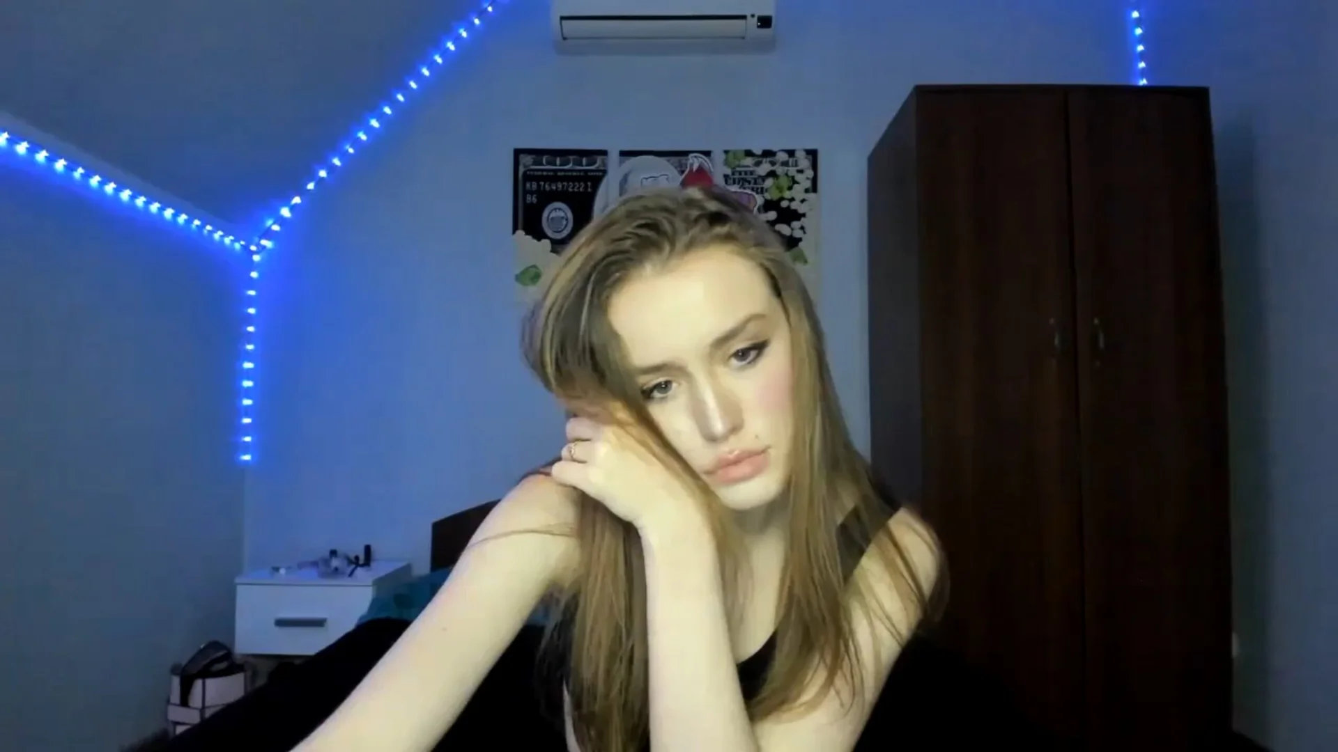 XXX Porn Photo of Nude tinyglow 5