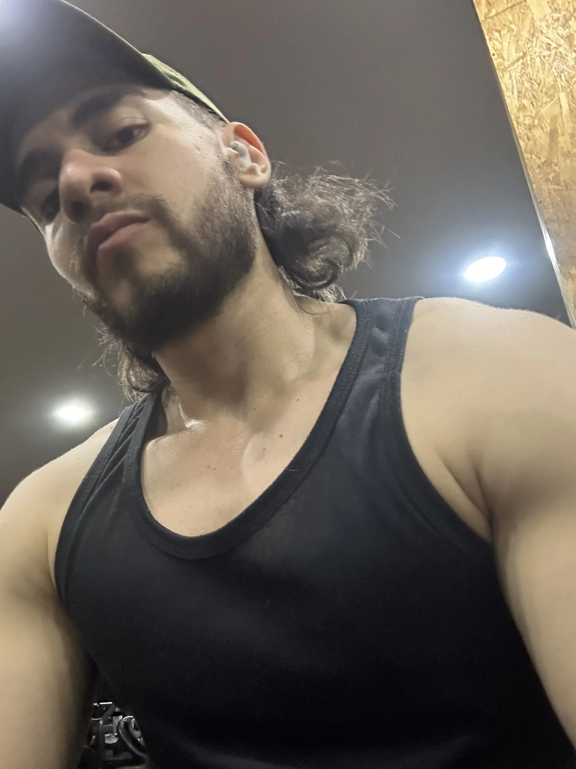 XXX Porn Photo of Nude Eyvanhot 1