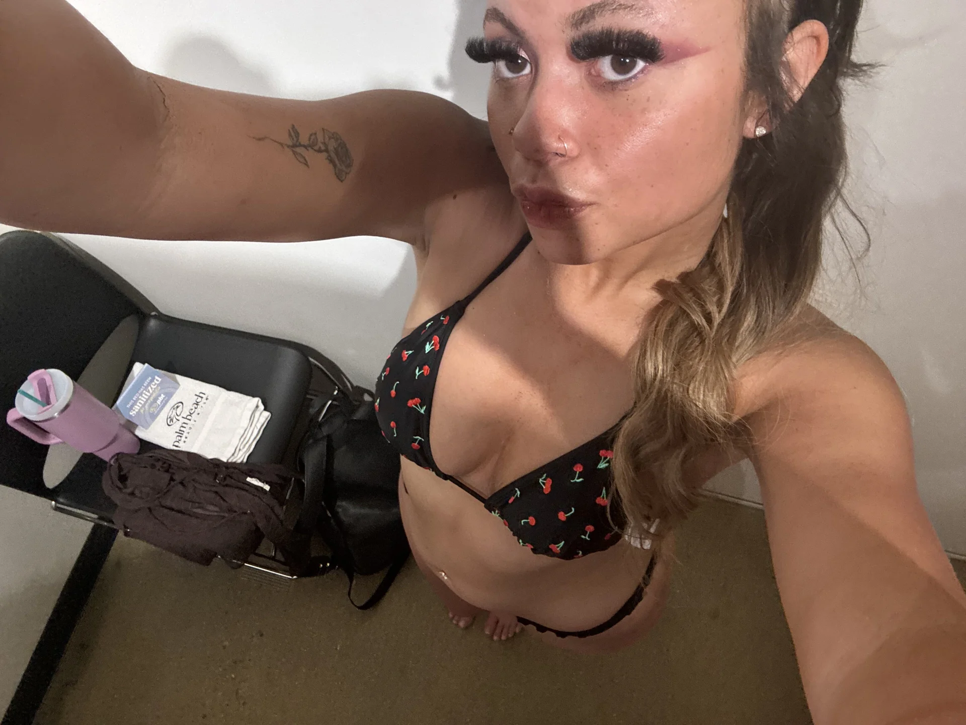 XXX Porn Photo of Nude bbygxrlll 1
