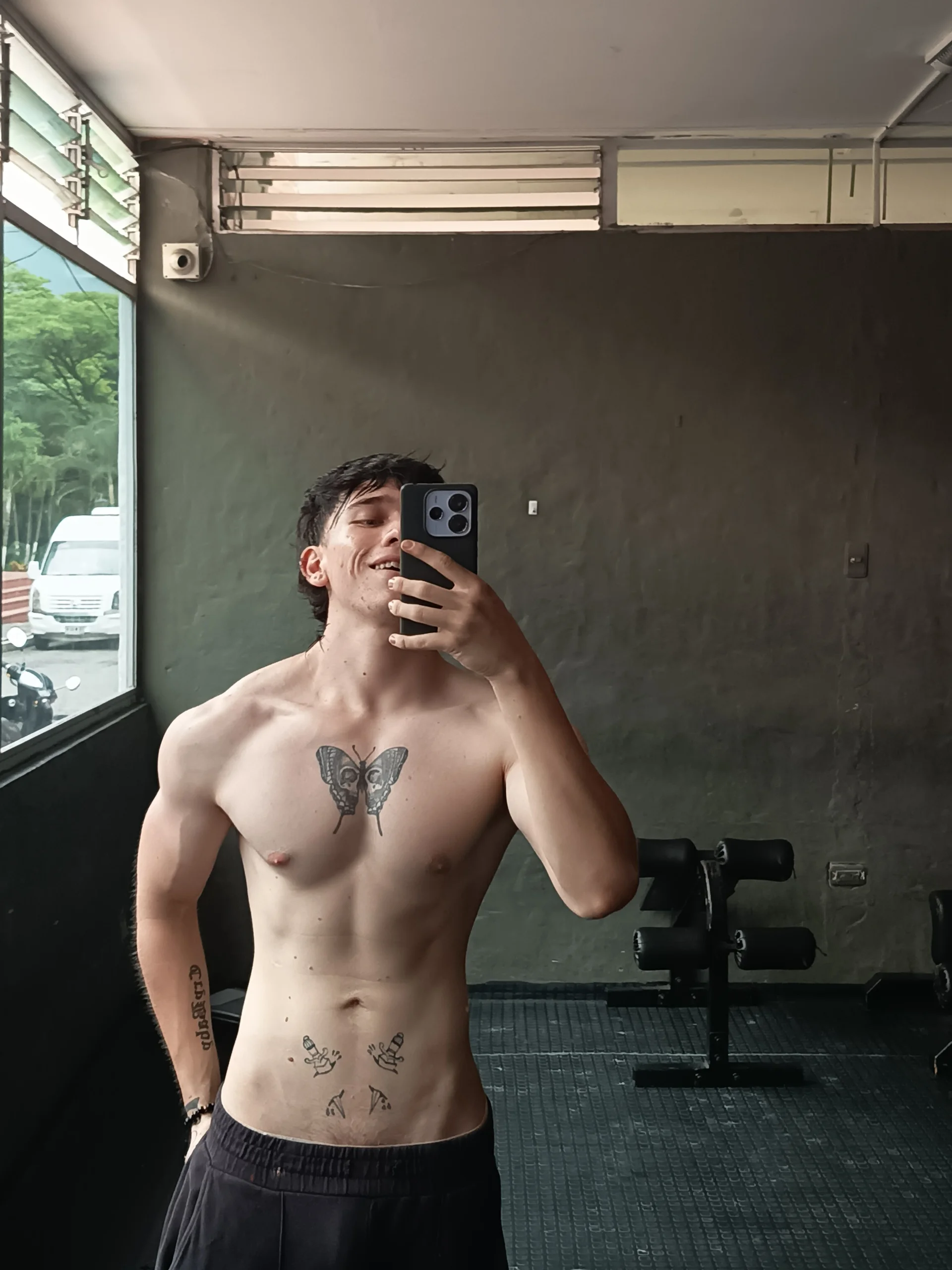 XXX Porn Photo of Nude Logan_sixxer 3