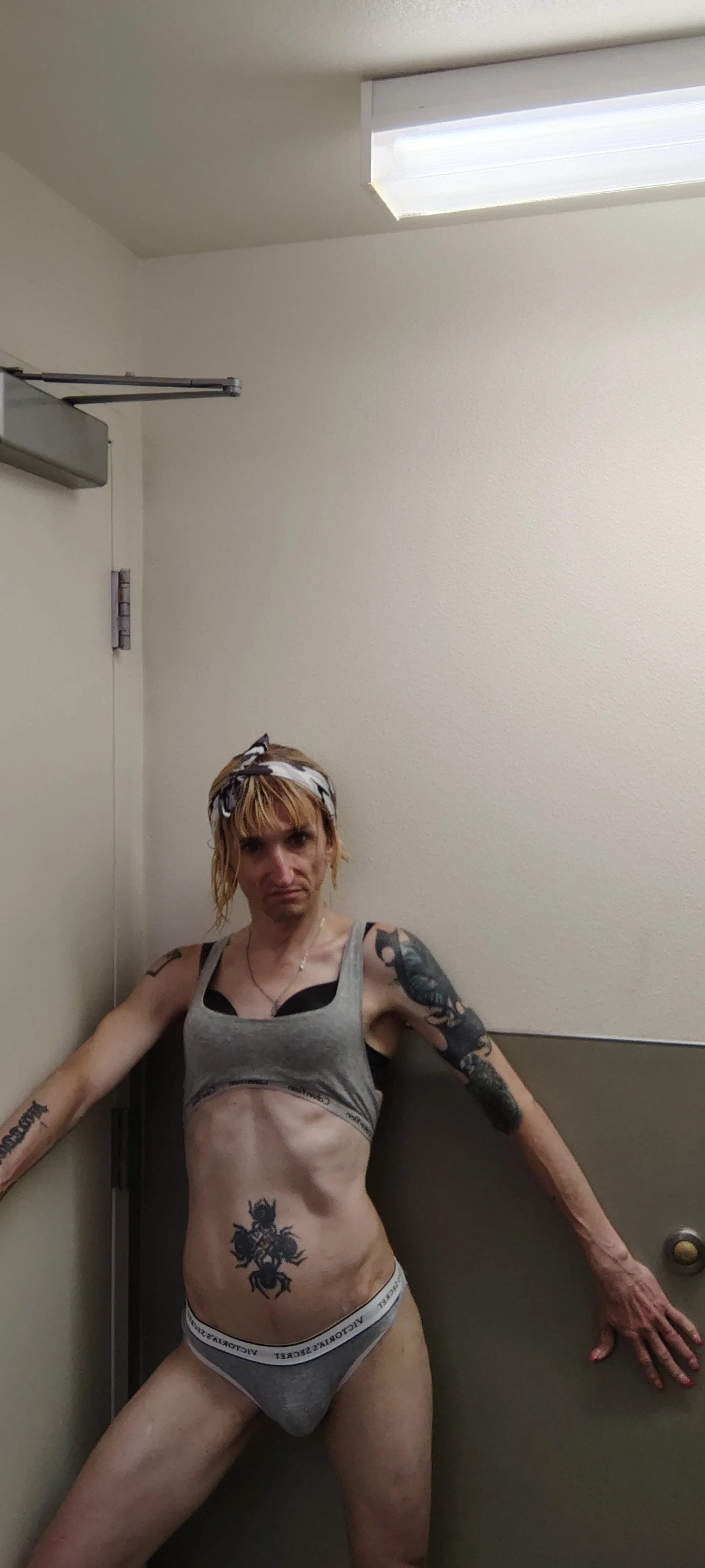 XXX Porn Photo of Nude BirdmanJR11th 250