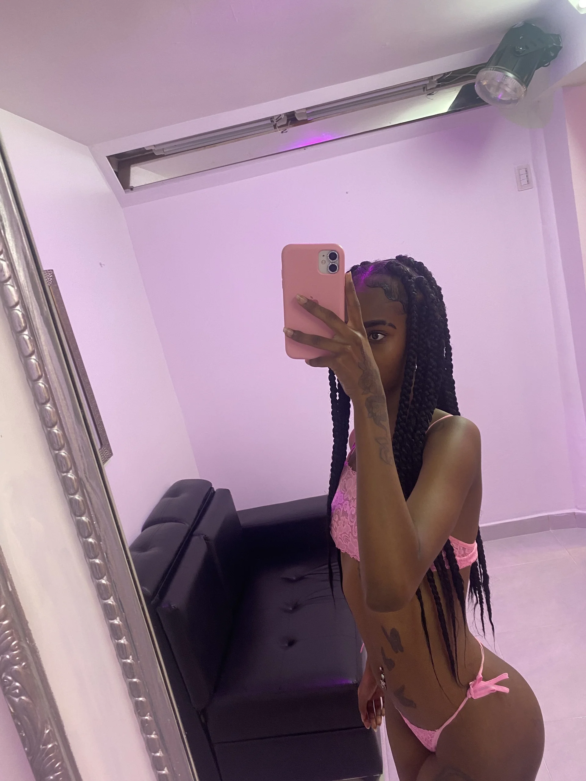 XXX Porn Photo of Nude ShakiraThompss18 1
