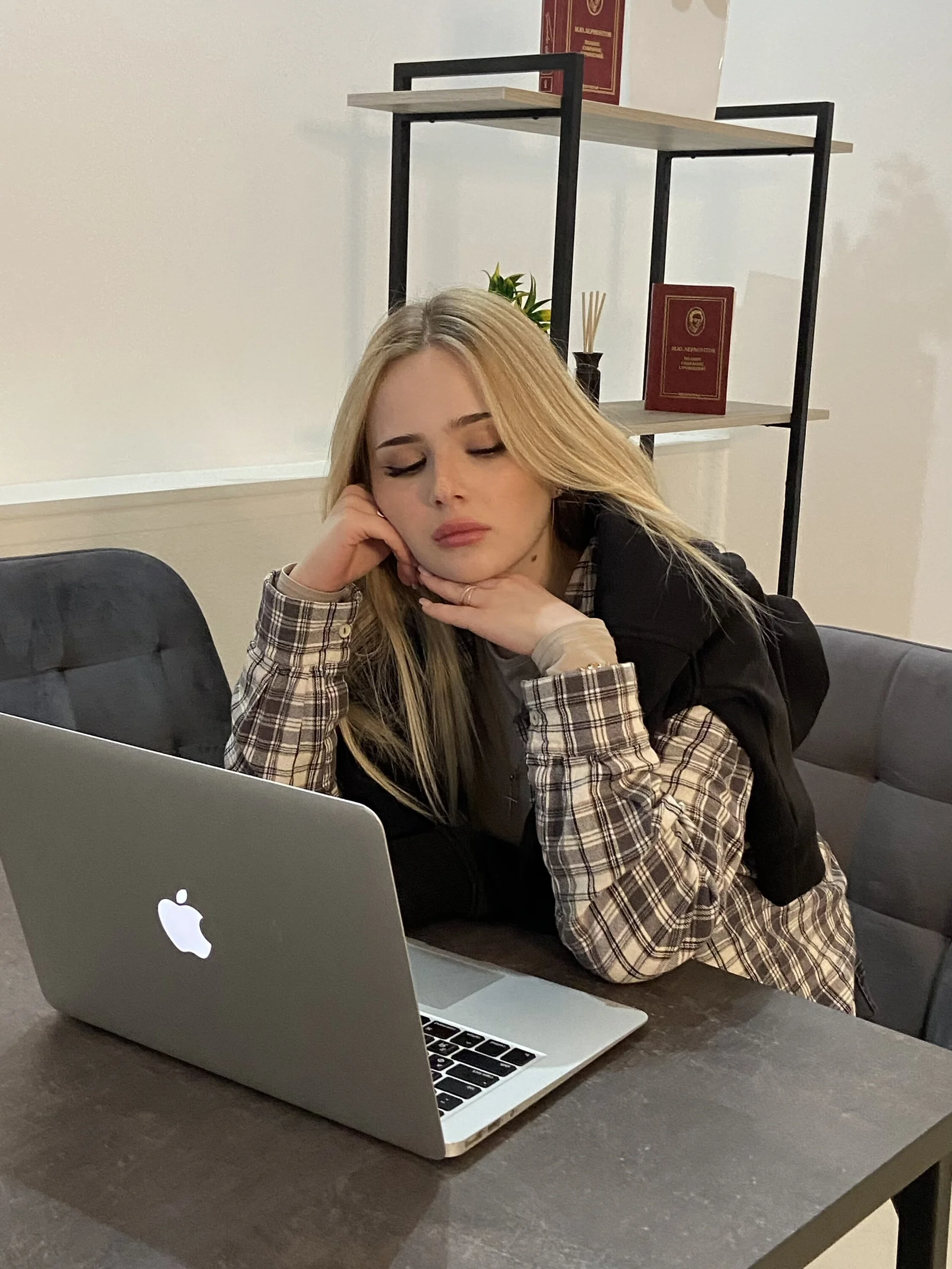 XXX Porn Photo of Nude PorcelainBun 4