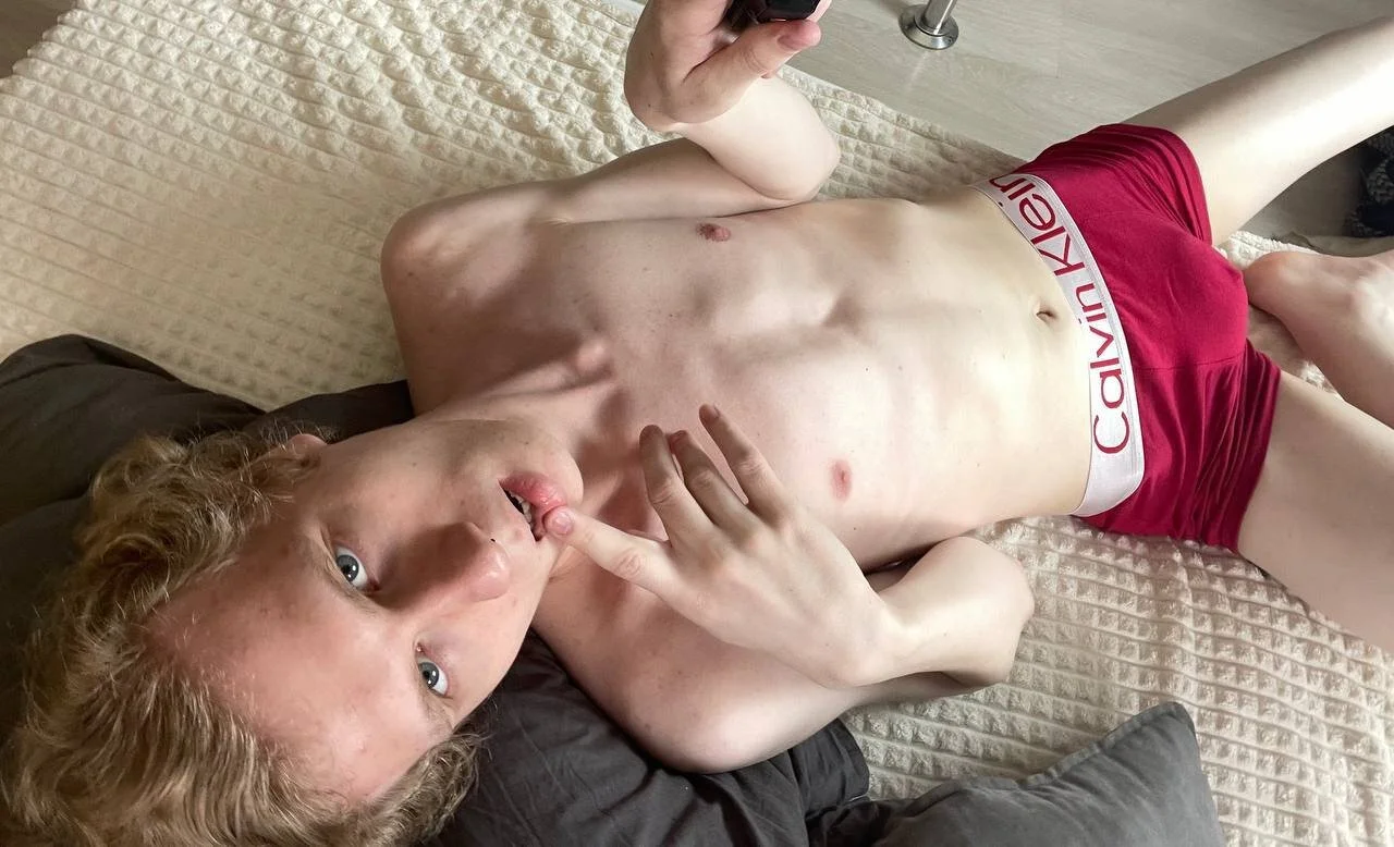 XXX Porn Photo of Nude Avery_adam 5