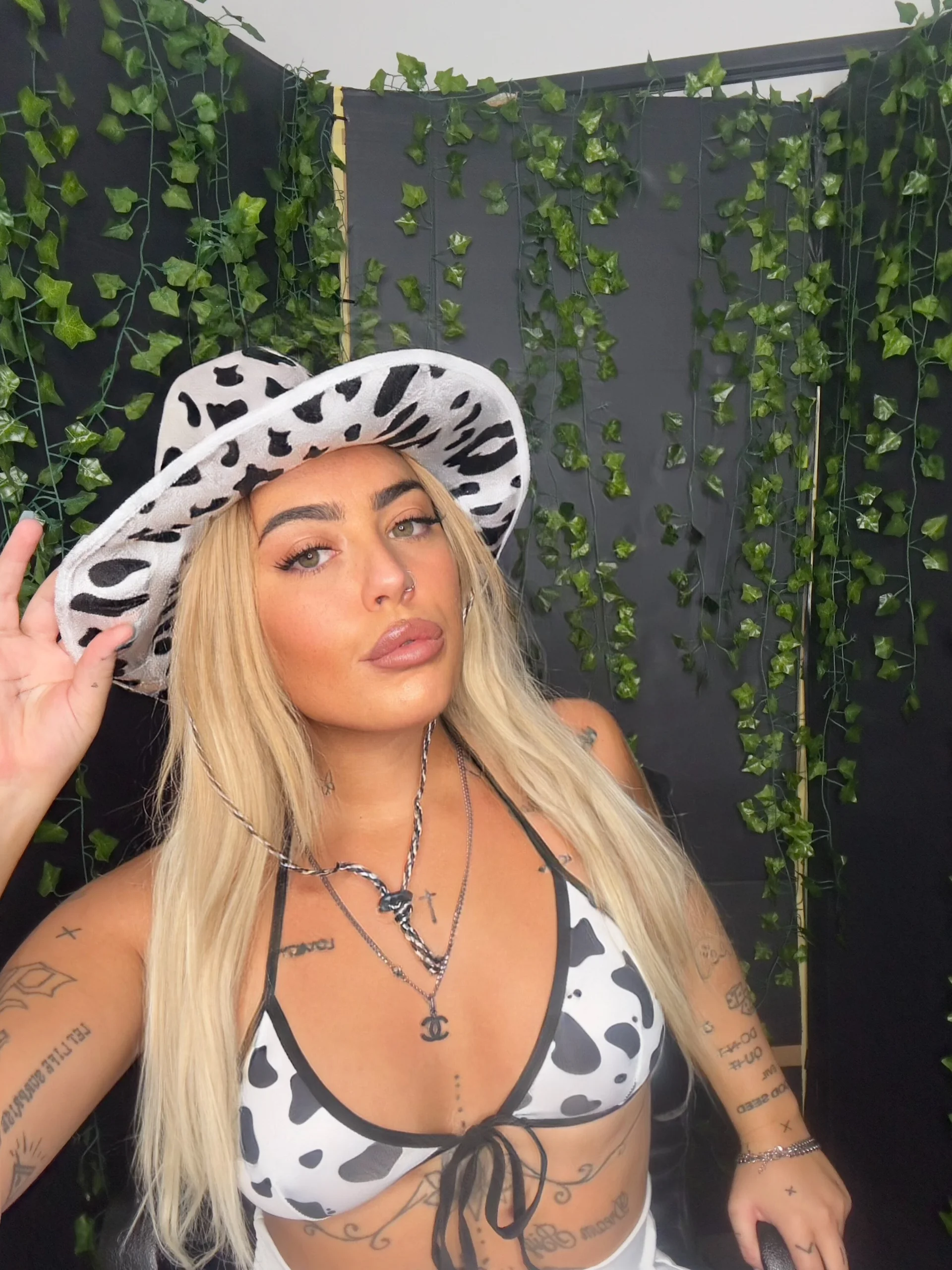 XXX Porn Photo of Nude RoseyLeeX 14