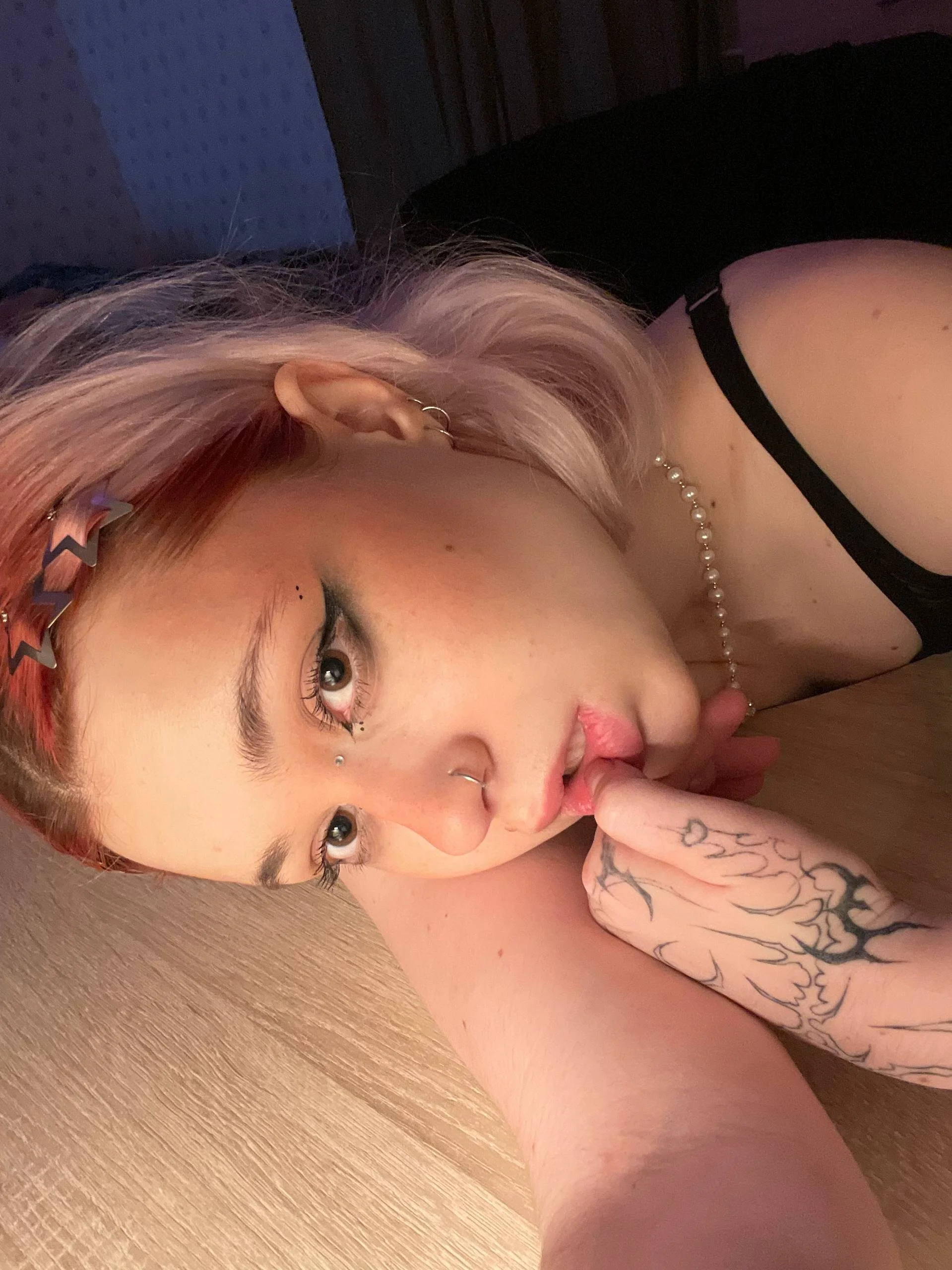 XXX Porn Photo of Nude neonthread 4