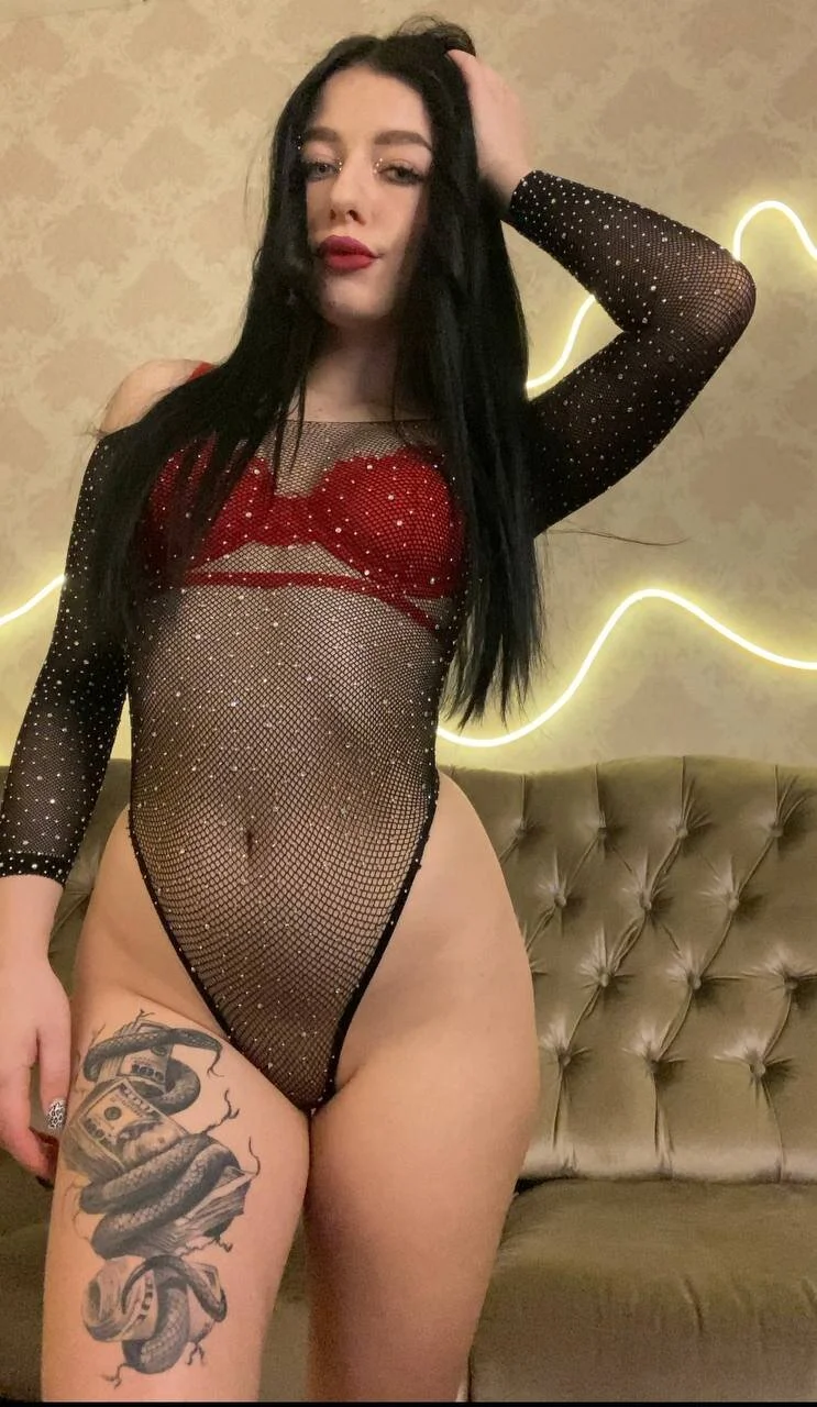 XXX Porn Photo of Nude KitnissKiss 16