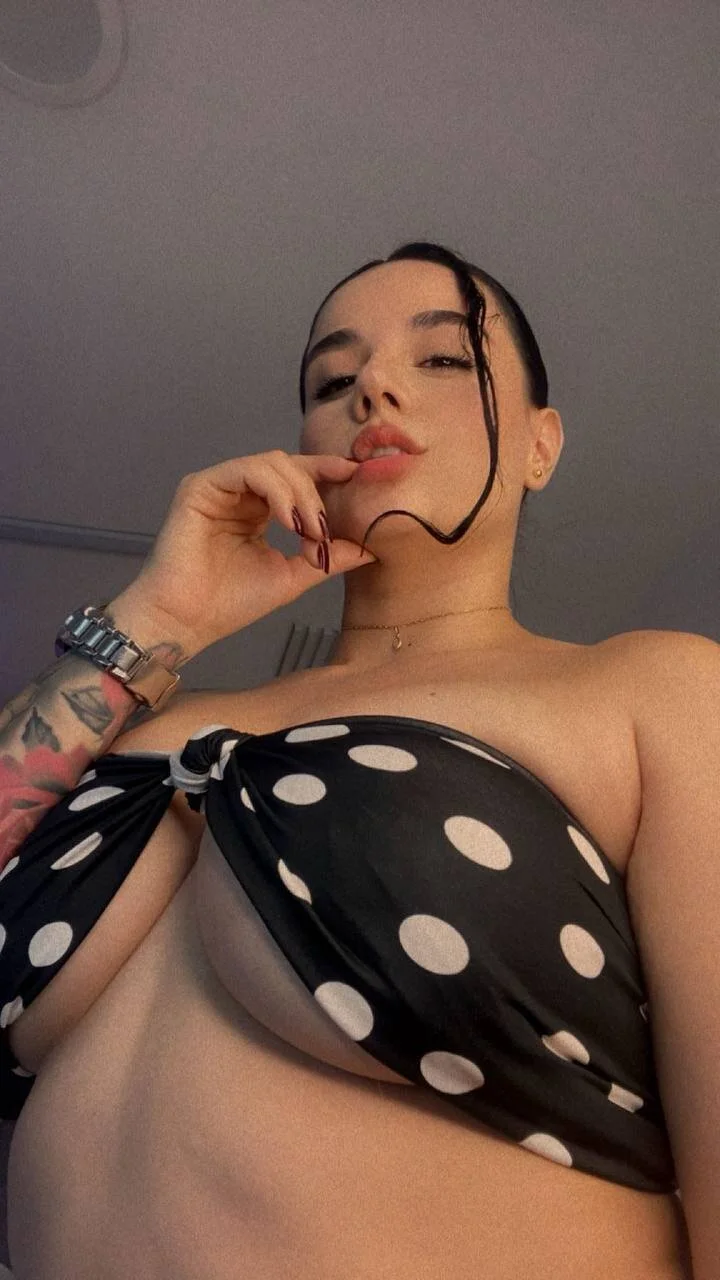 XXX Porn Photo of Nude emmy_danielss 8