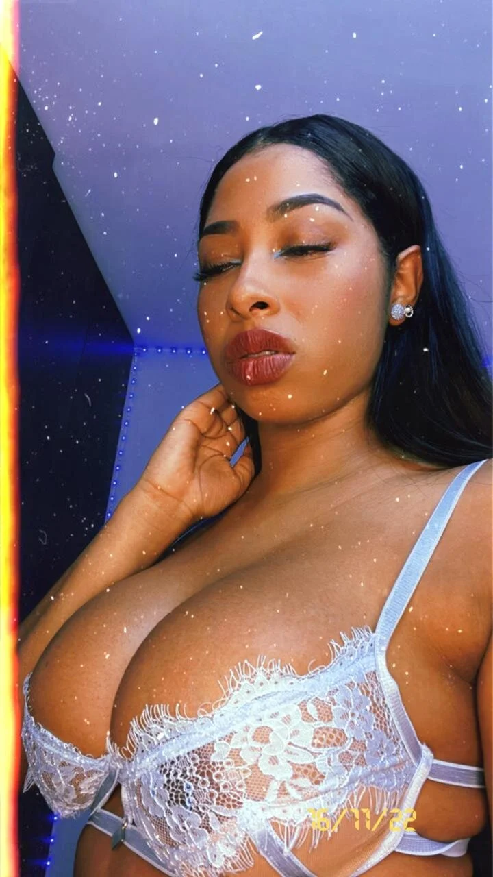 XXX Porn Photo of Nude RoxanaaSmiith 14