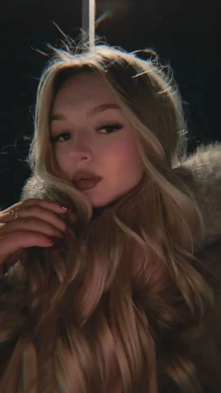 XXX Porn Photo of Nude Sophia_Blonde 5