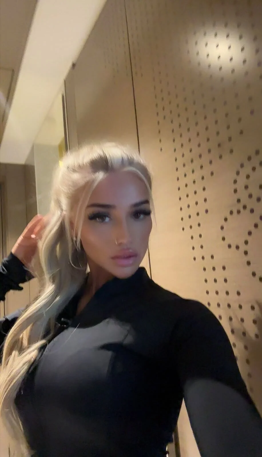 XXX Porn Photo of Nude BlondeBarbieXxxoo 10