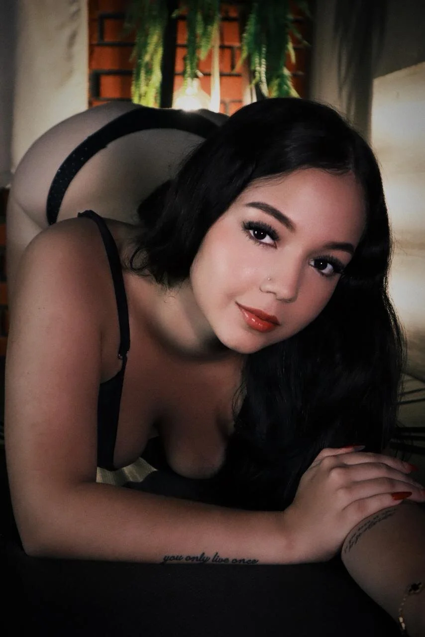 XXX Porn Photo of Nude Emily_Valenciia 13