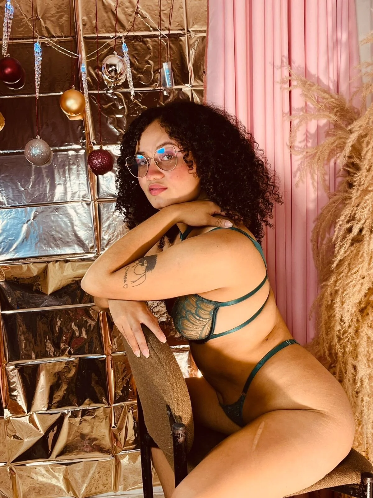 XXX Porn Photo of Nude CurlyScarlet 6