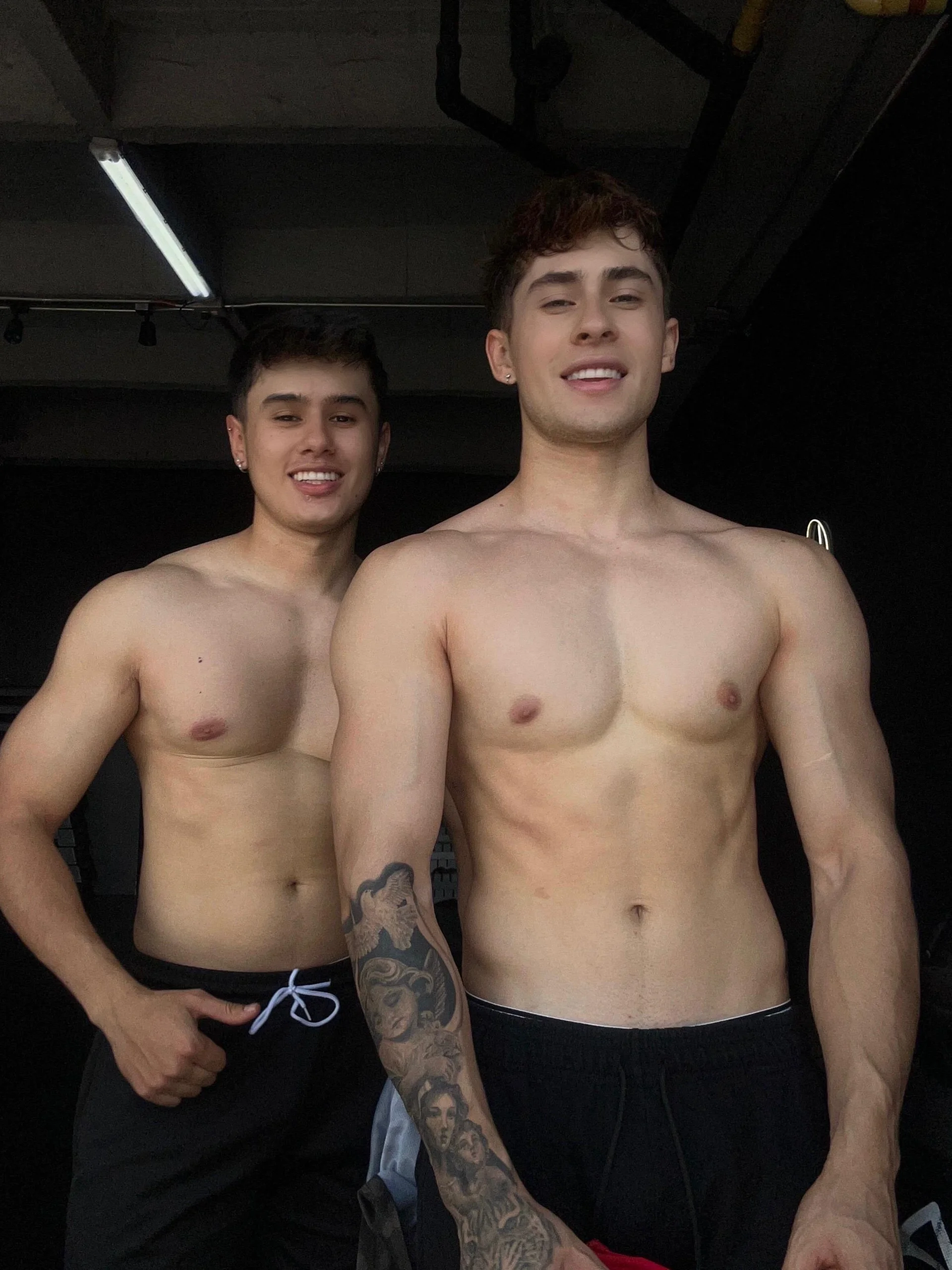 XXX Porn Photo of Nude twinguys 3