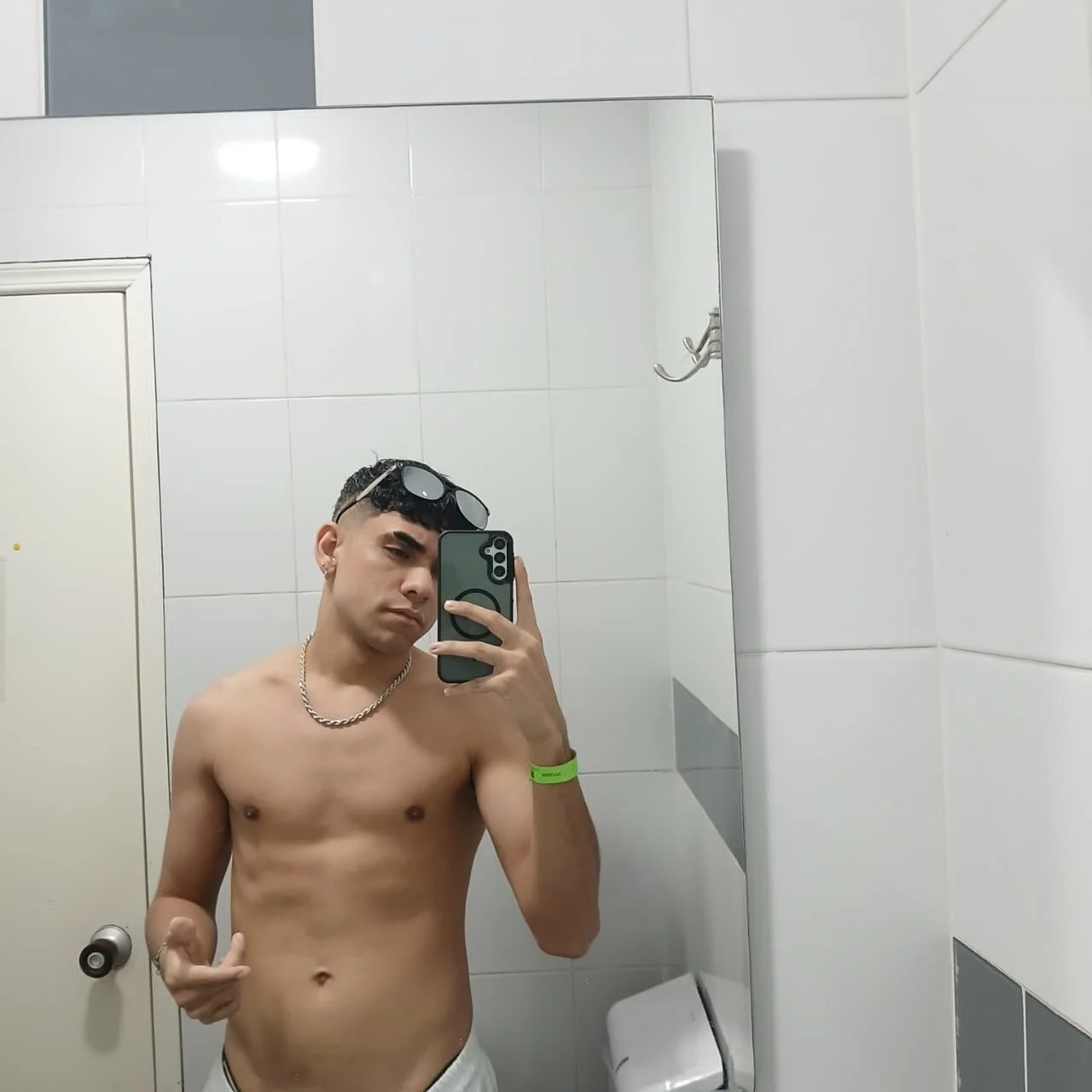 XXX Porn Photo of Nude zack_joness18 178