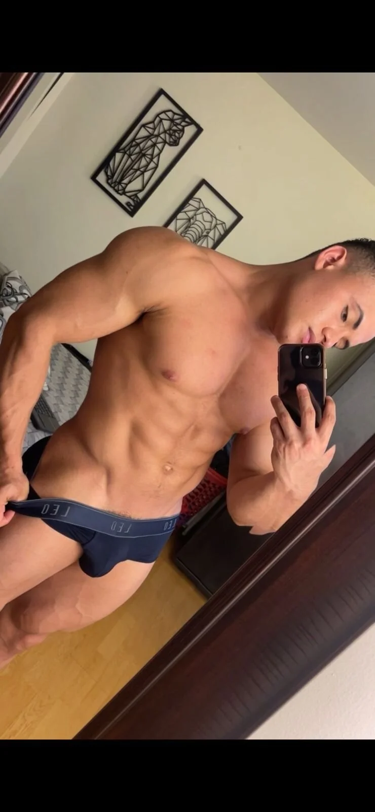 XXX Porn Photo of Nude KingLevi01 1