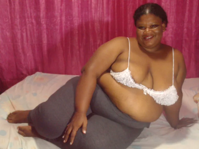 XXX Porn Photo of Nude Exoticbigmandy 1