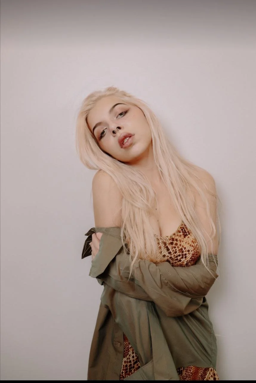 XXX Porn Photo of Nude Hannah_Carr 12