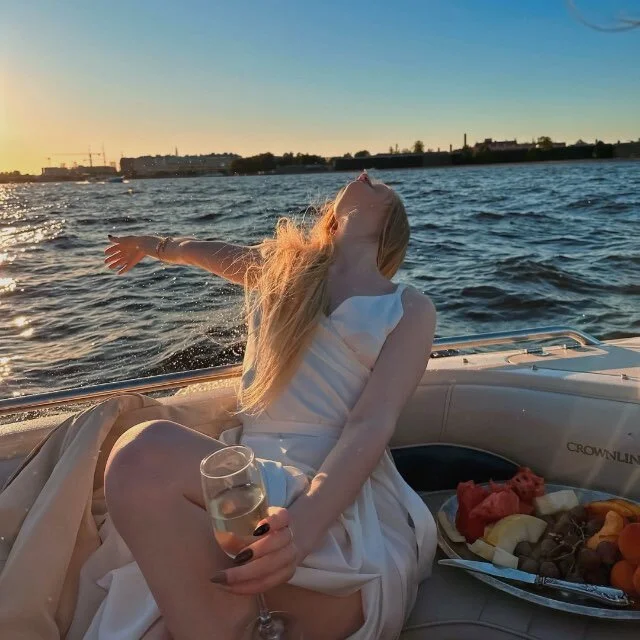 XXX Porn Photo of Nude MoonlitCrystalia 1