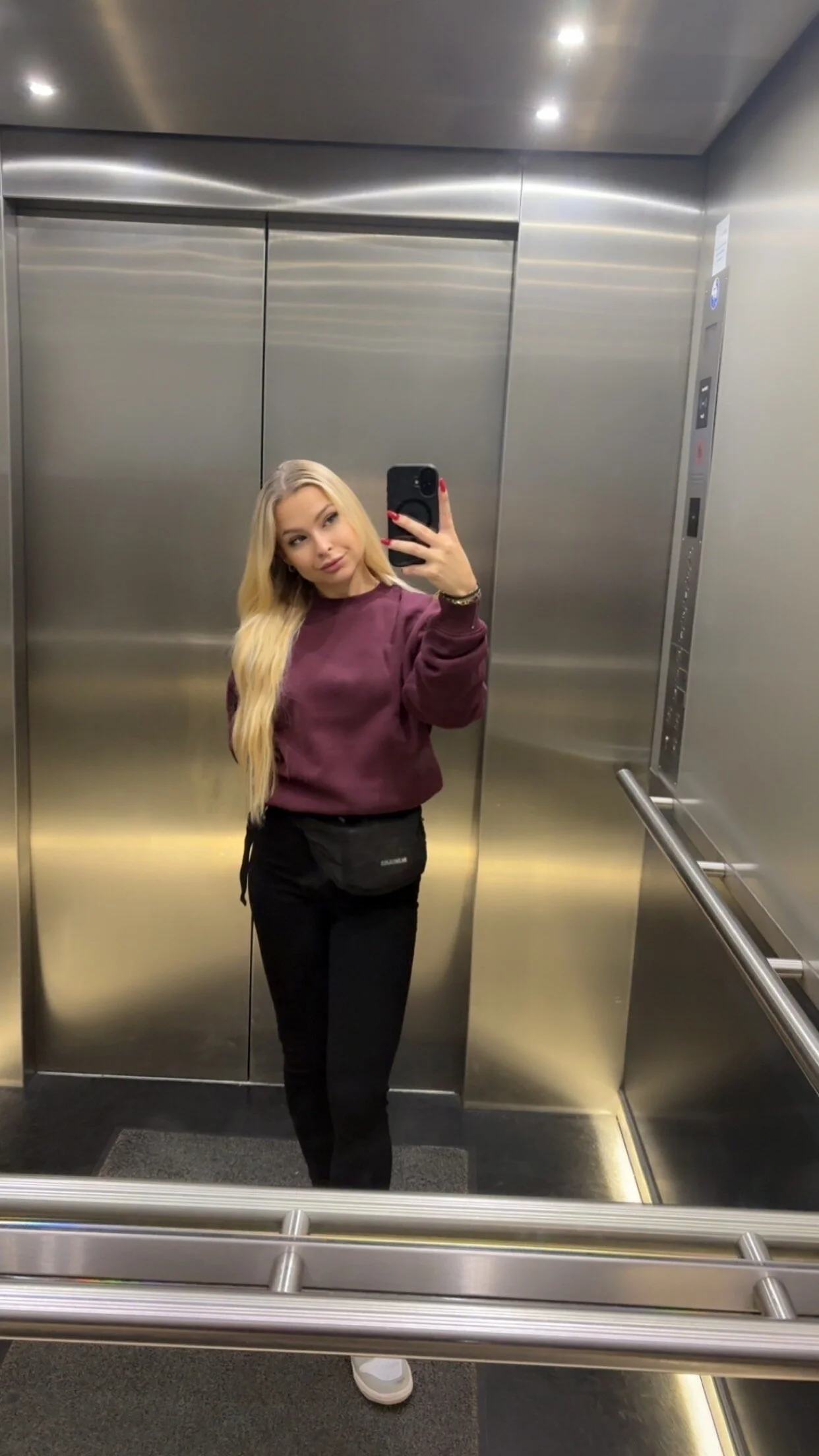 XXX Porn Photo of Nude Alyssa-Schwarz 5