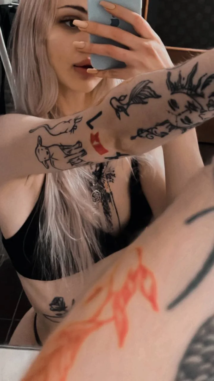 XXX Porn Photo of Nude ManiFreyja 12