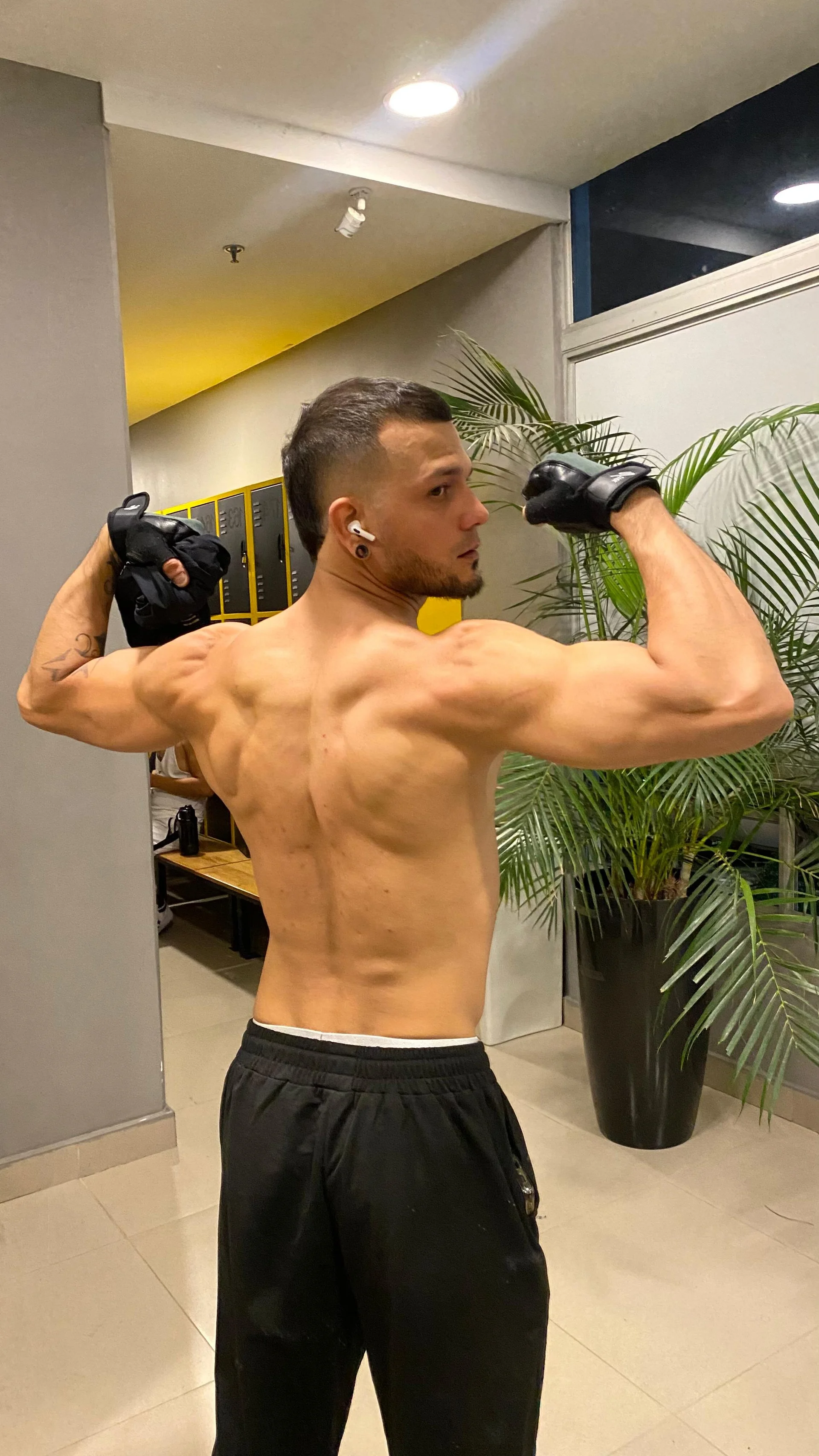 XXX Porn Photo of Nude morenosiam 16