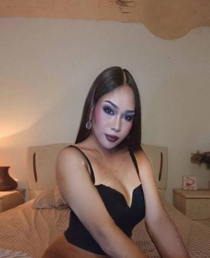 XXX Porn Photo of Nude Emily_fucker 7