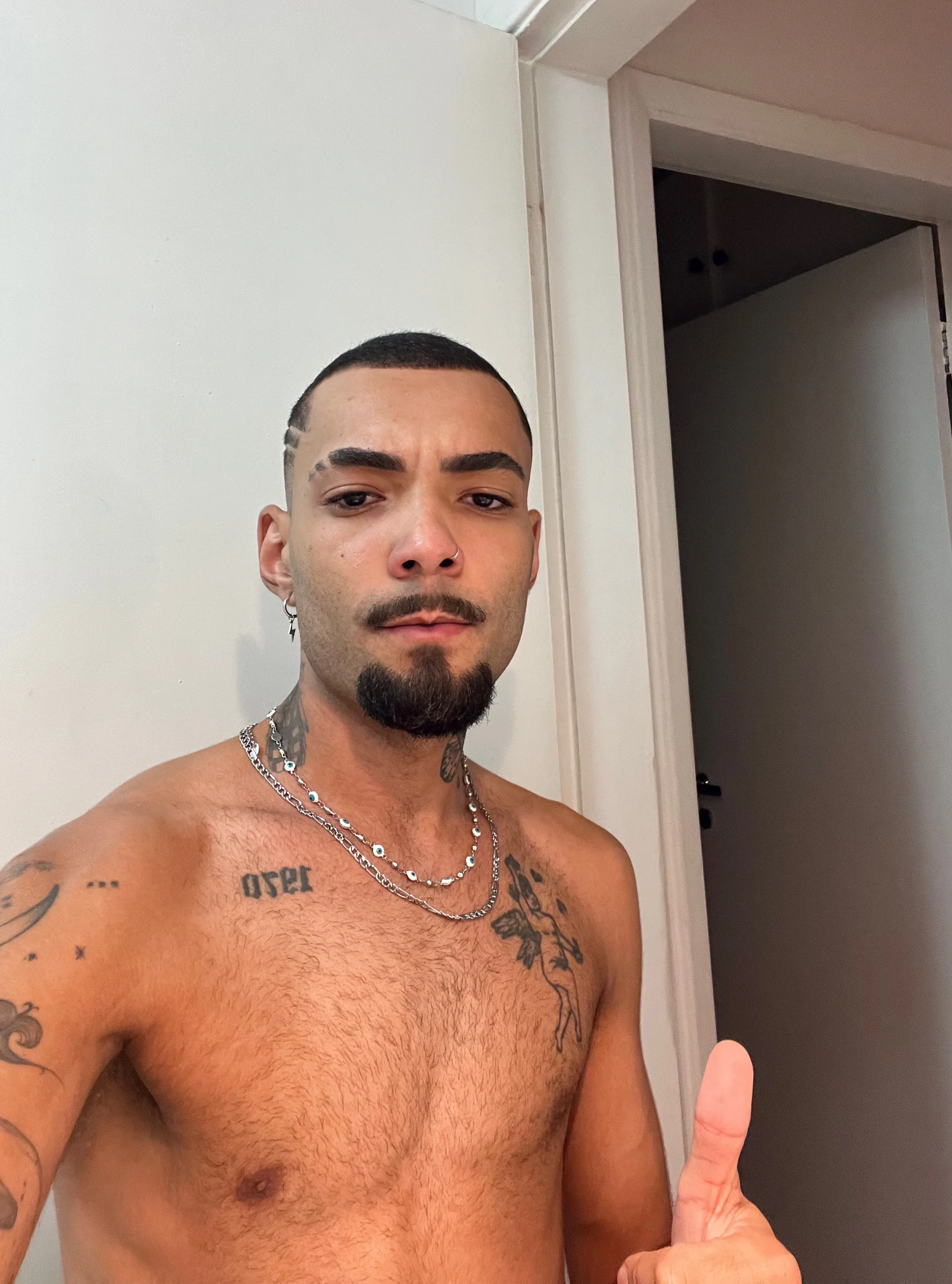 XXX Porn Photo of Nude Rik_Olix 2