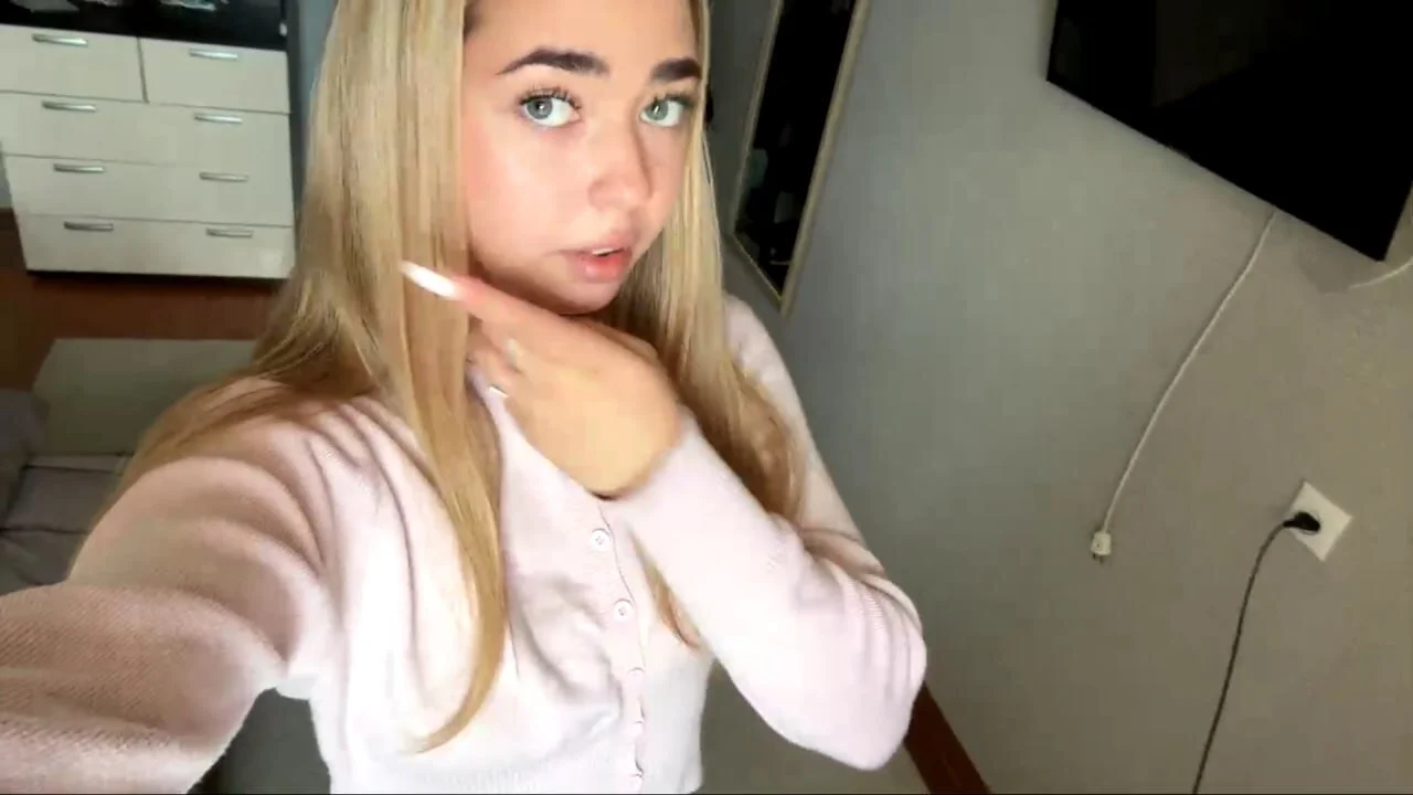 XXX Porn Photo of Nude KamLobach 19