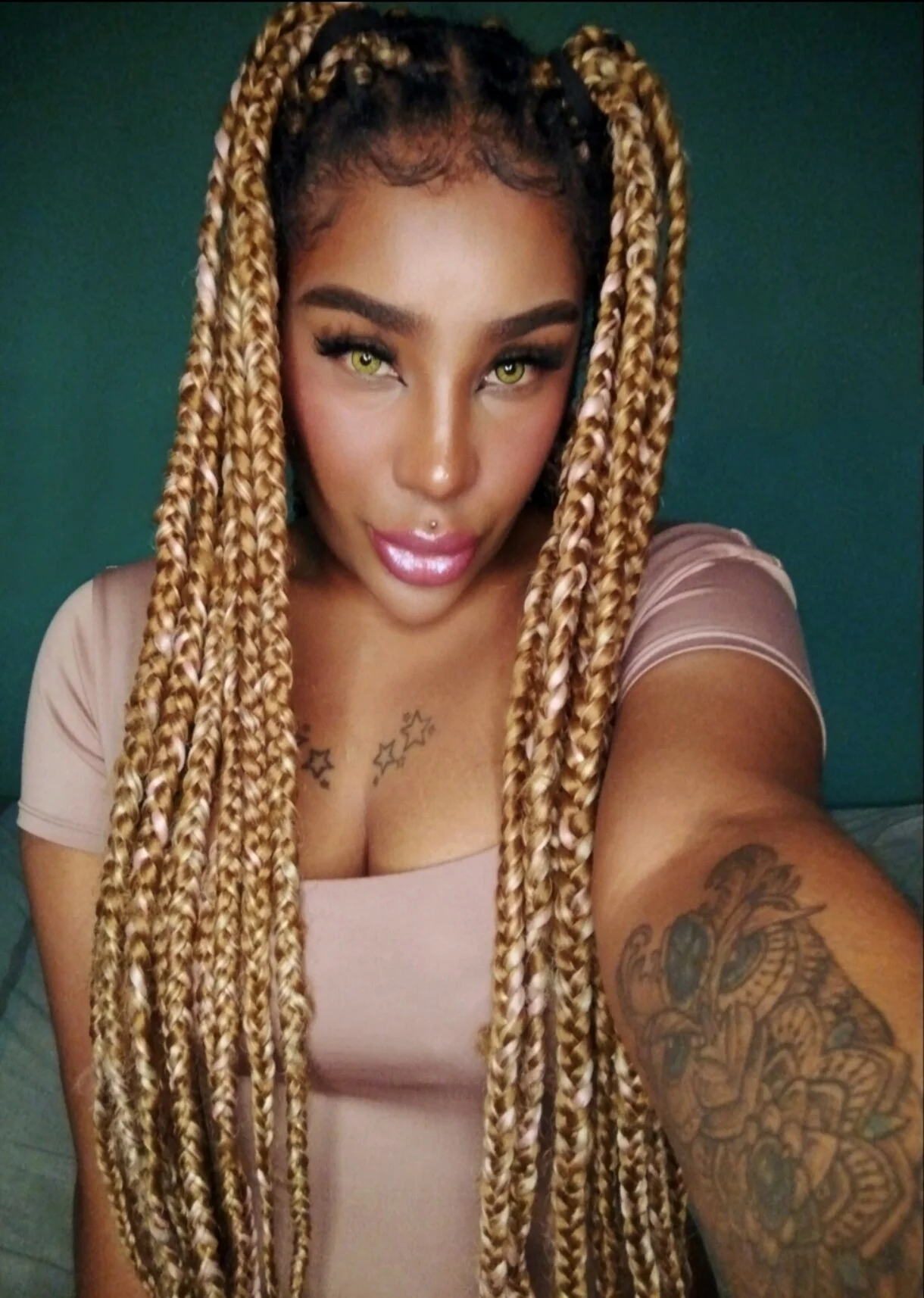XXX Porn Photo of Nude Queen_Amara 13