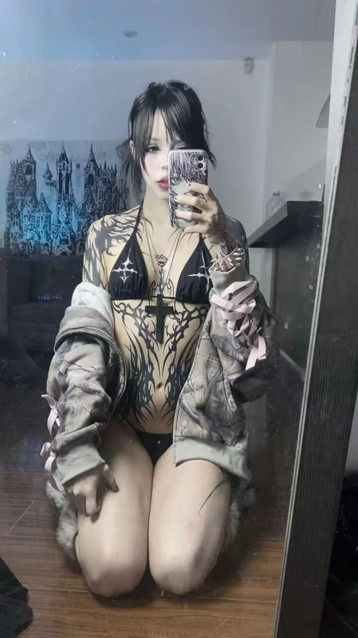 XXX Porn Photo of Nude Zombieeporcelainex 83
