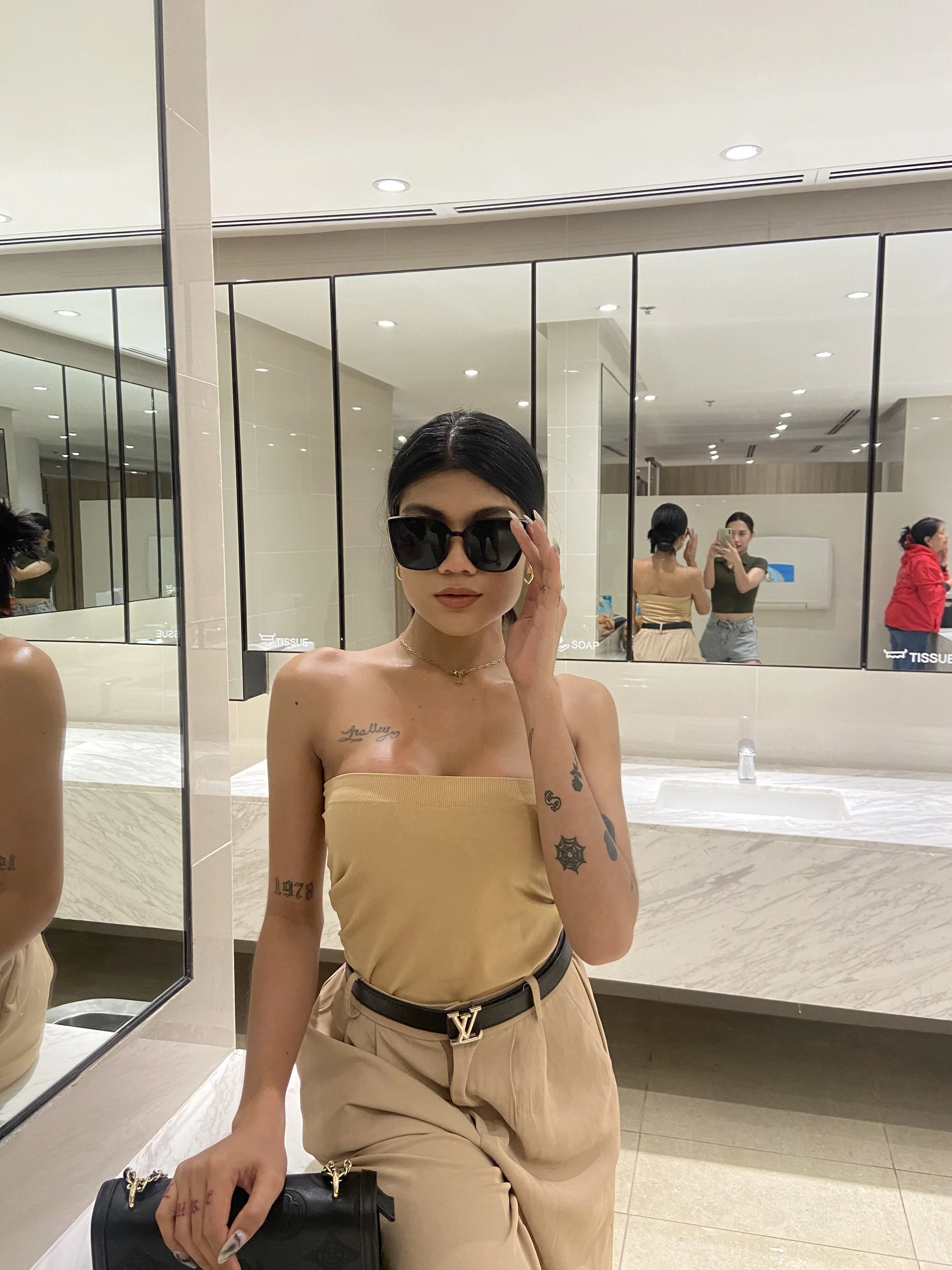 XXX Porn Photo of Nude AveryRis 4