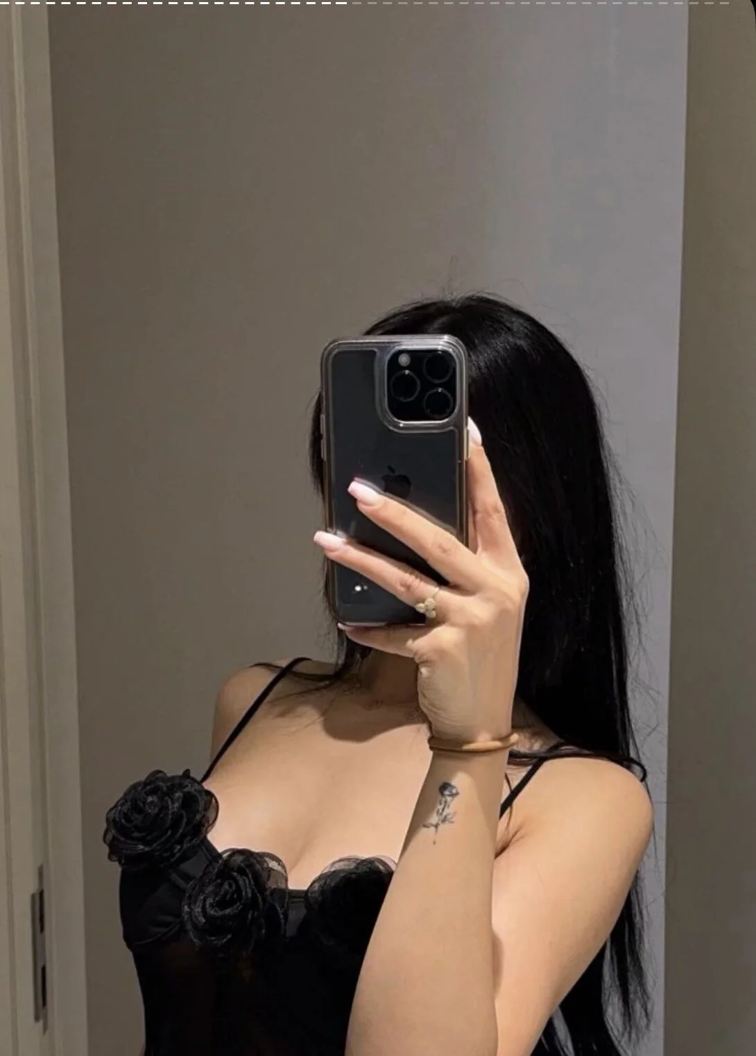 XXX Porn Photo of Nude MiraHabibtek 4