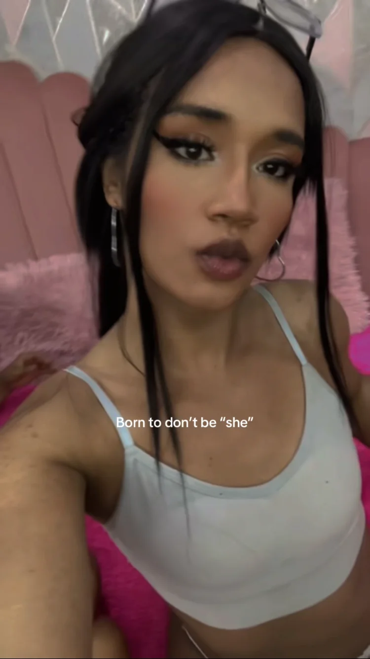 XXX Porn Photo of Nude bri_horny 4