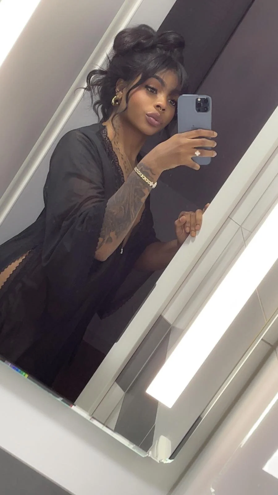 XXX Porn Photo of Nude HannaEbony7 5