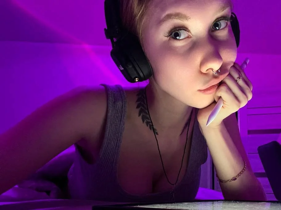 XXX Porn Photo of Nude Mimi_Red 1