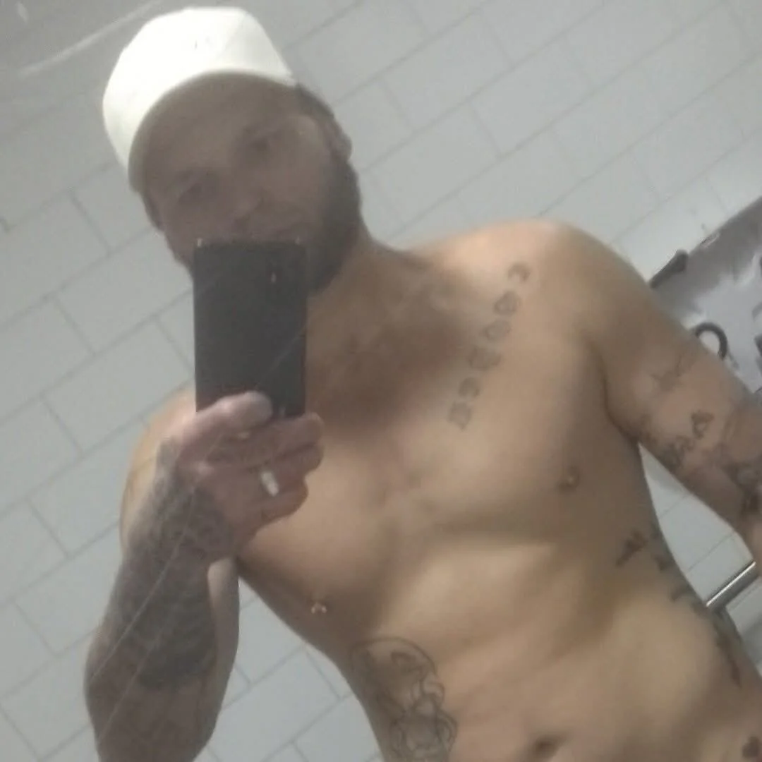 XXX Porn Photo of Nude Inandoutyall 5