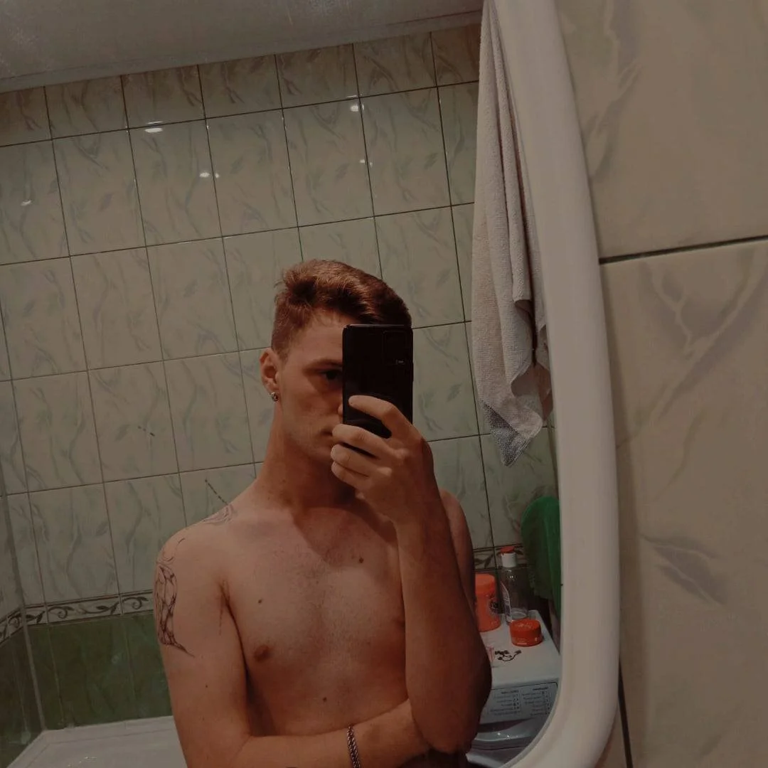 XXX Porn Photo of Nude johnny_bigass 7