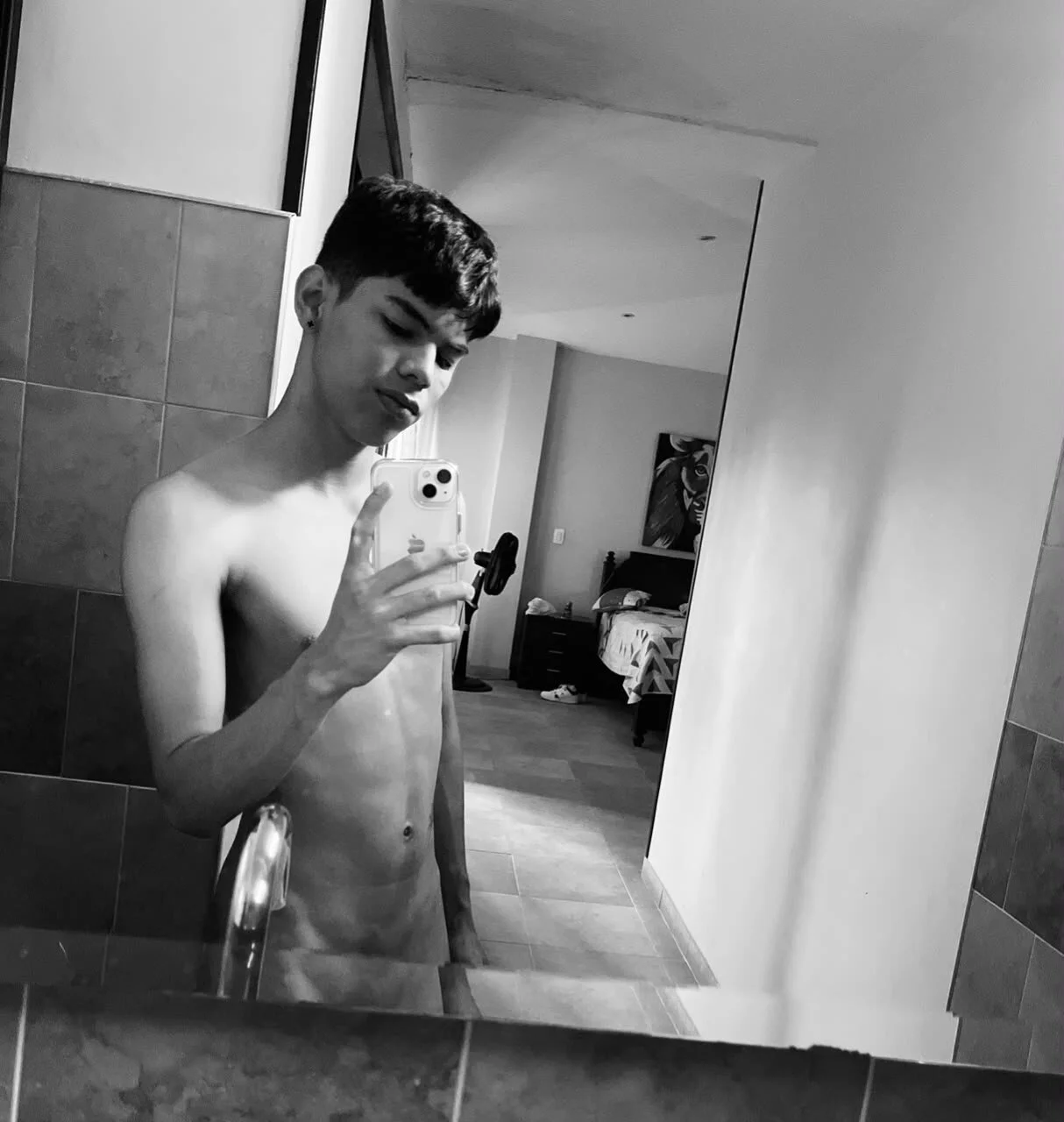 XXX Porn Photo of Nude LoganNaughty 1