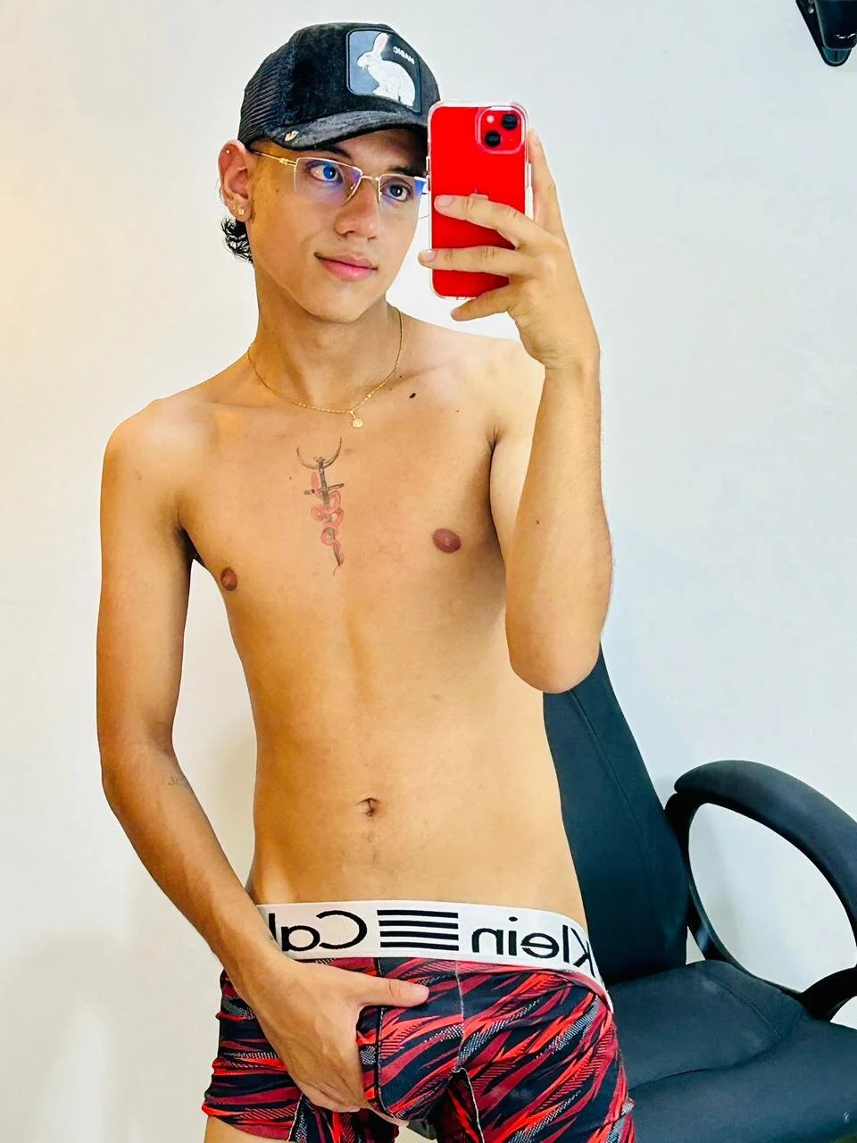 XXX Porn Photo of Nude dominicjonnes 6