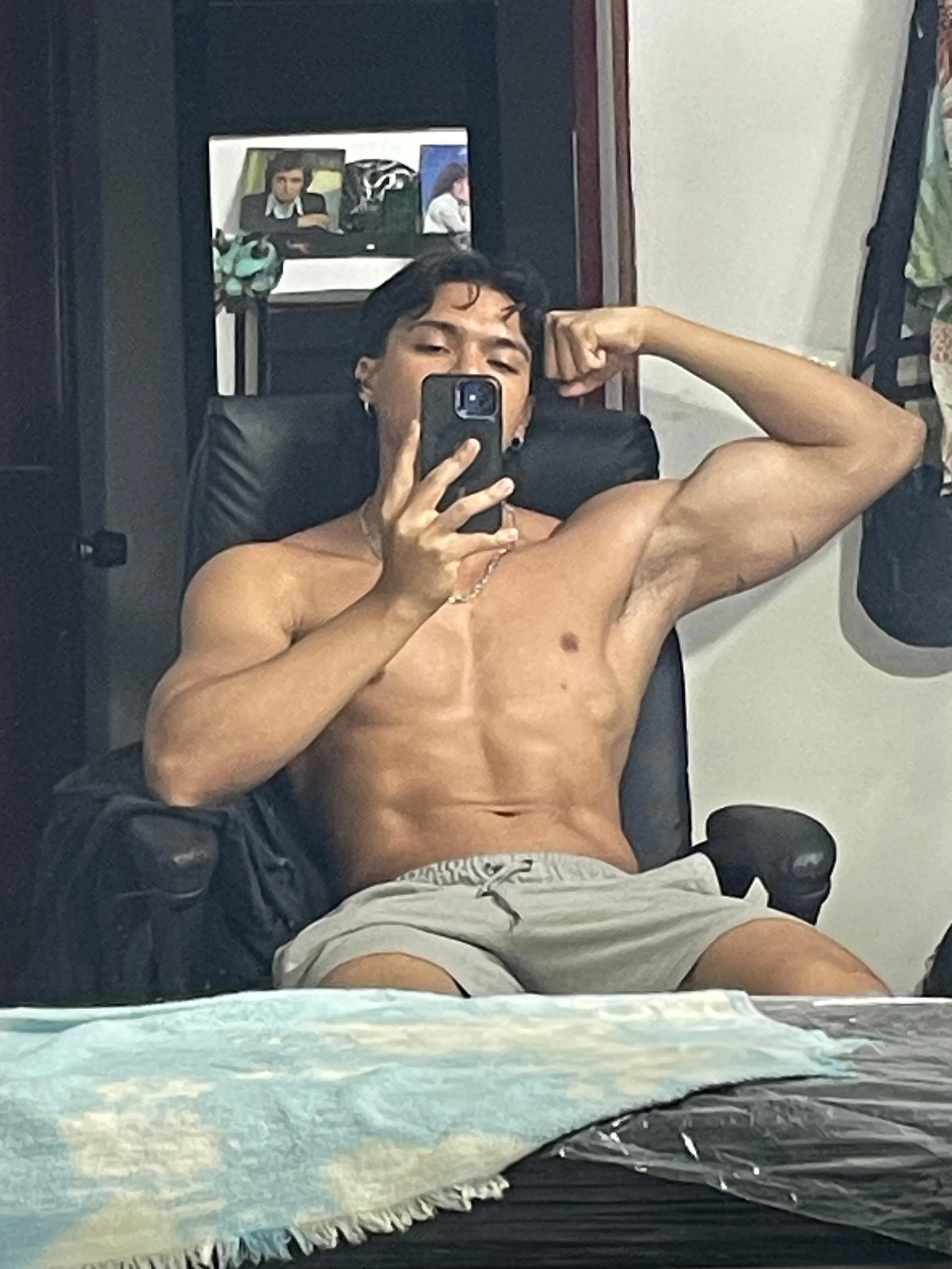 XXX Porn Photo of Nude adriel_escalante 2