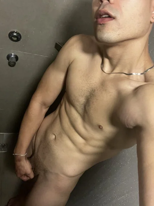 XXX Porn Photo of Nude Roberth-Swift 2