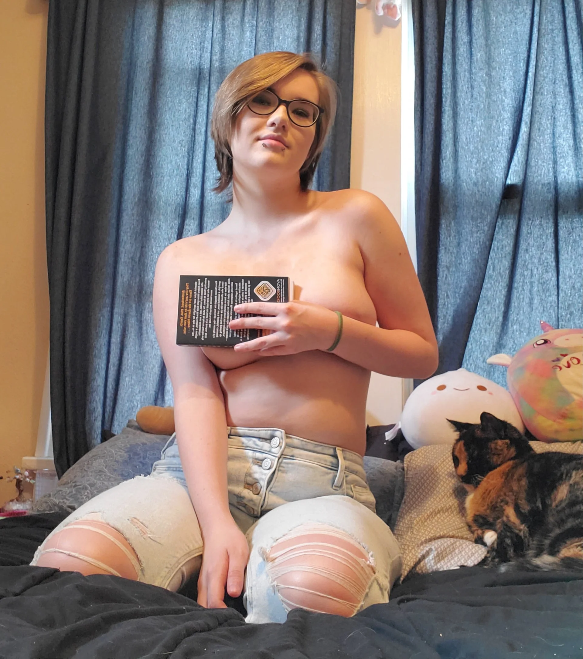 XXX Porn Photo of Nude Izzy_Hellbourne 23