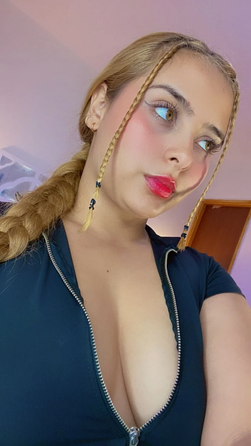 XXX Porn Photo of Nude MikaelaStone 48